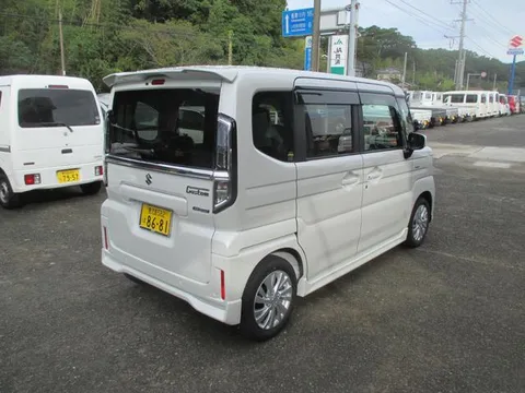 Suzuki Spacia Custom