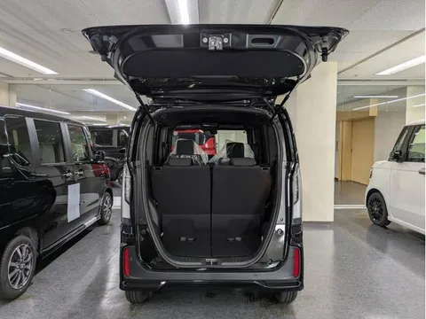 Honda N-BOX Custom