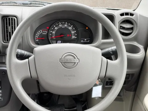 Nissan Clipper Van
