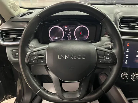 Lynk & Co Lynk & Co 02