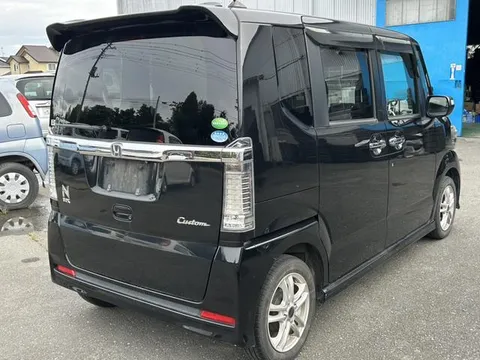 Honda N-BOX Custom