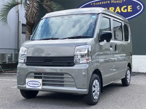 Nissan Clipper Van