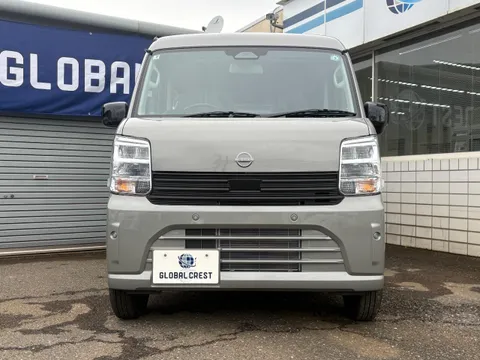 Nissan Clipper Van