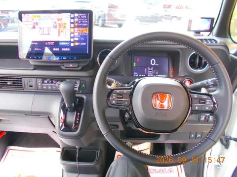 Honda N-BOX Custom