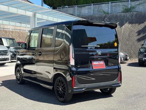 Honda N-BOX Custom