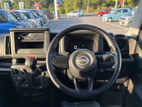 Nissan Clipper Van