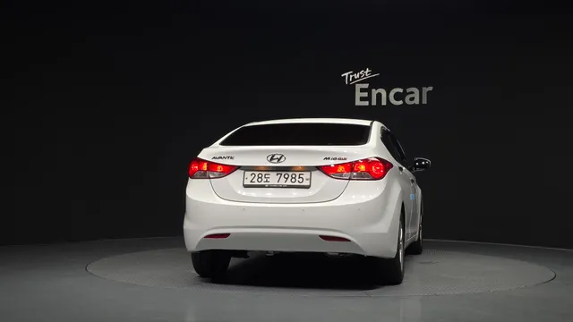 Hyundai Elantra (Avante)