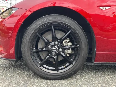 Mazda MX-5 (Roadster)