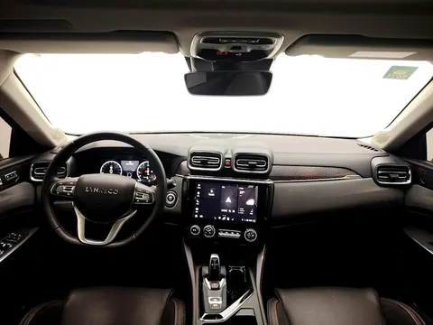 Lynk & Co 02