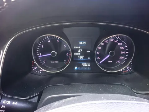 Hongqi H7