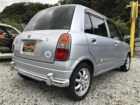 Daihatsu Mira Gino