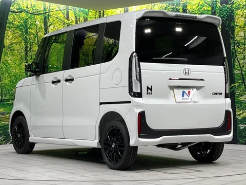 Honda N-BOX Custom