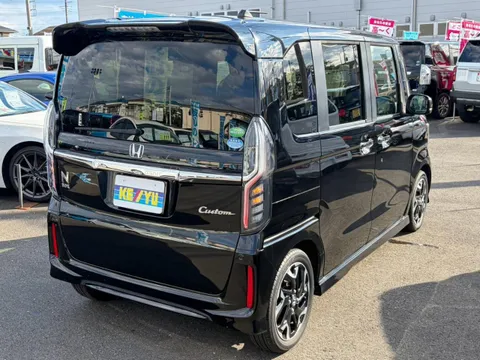 Honda N-BOX Custom