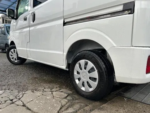 Mitsubishi Minicab Van