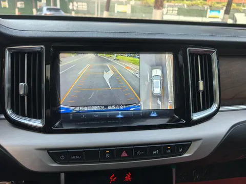Hongqi HS7