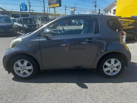 Toyota iQ