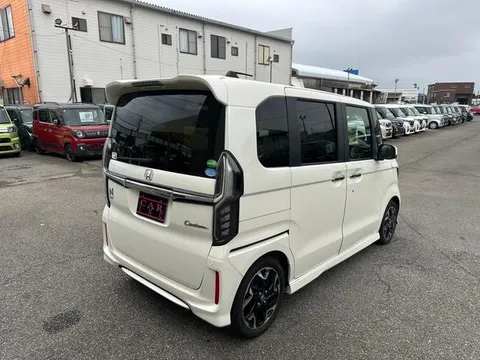 Honda N-BOX Custom