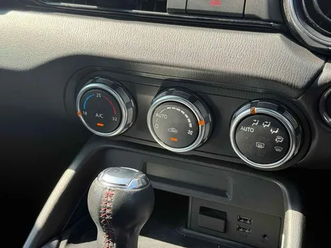 Mazda MX-5 (Roadster)
