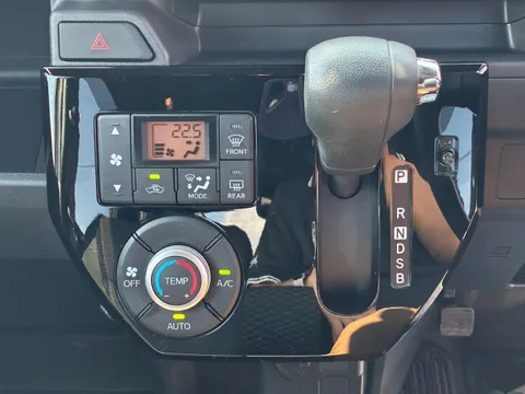 Toyota Pixis Mega