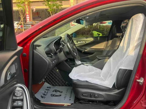 Chevrolet Malibu XL