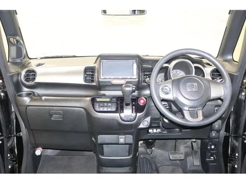 Honda N-BOX Slash
