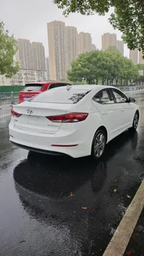 Hyundai Elantra (Avante)