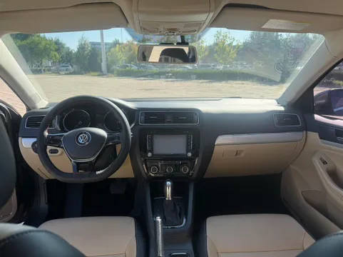 Volkswagen Sagitar