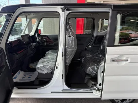 Suzuki Spacia Custom