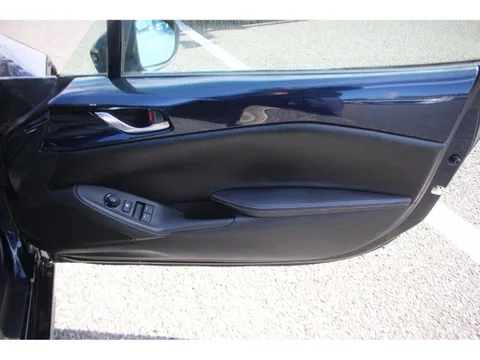 Mazda MX-5 (Roadster)
