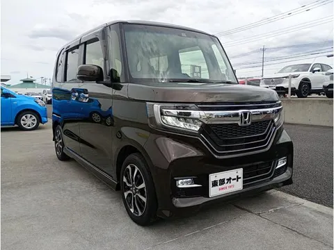 Honda N-BOX Custom