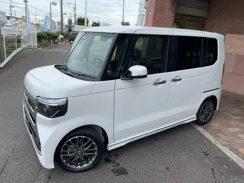 Honda N-BOX Custom