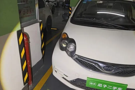 BYD F0