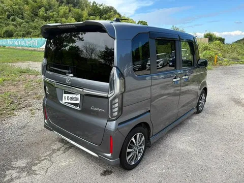 Honda N-BOX Custom