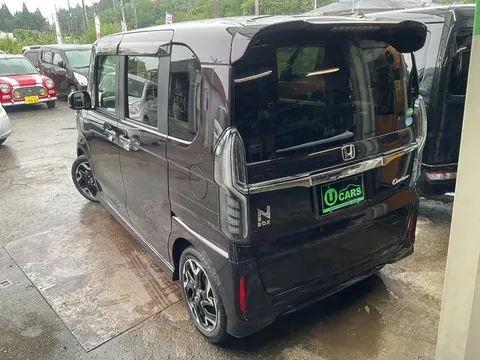 Honda N-BOX Custom