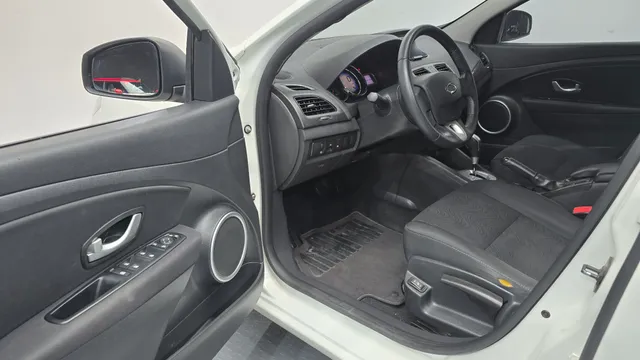 Renault SM3