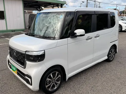 Honda N-BOX Custom