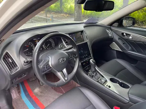 Infiniti Q50L