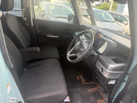 Suzuki Spacia Gear