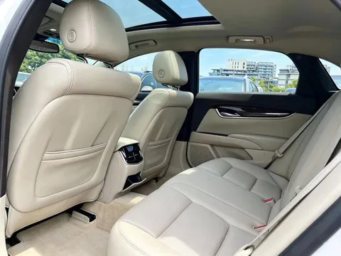 Cadillac XTS