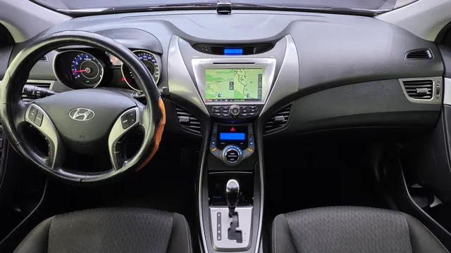 Hyundai Elantra (Avante)