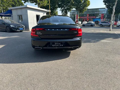Volvo S90