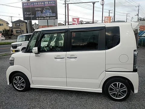 Honda N-BOX Custom