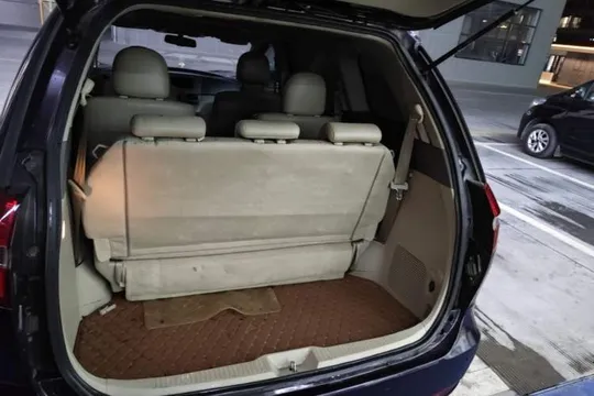 BYD M6