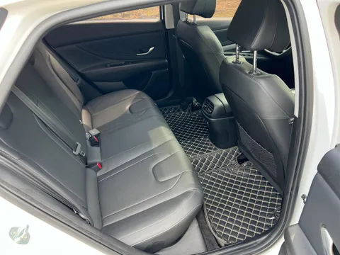 Hyundai Elantra (Avante)