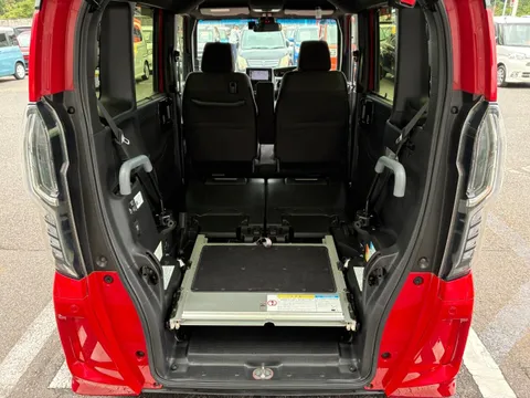 Honda N-BOX Custom