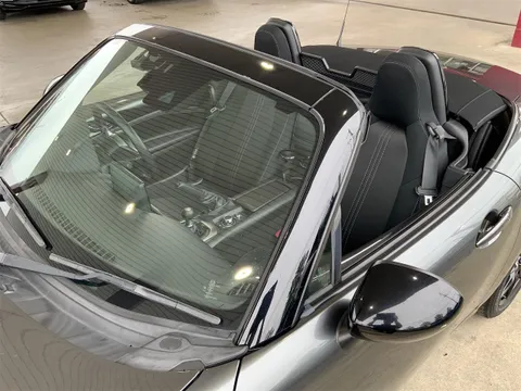 Mazda MX-5 (Roadster)