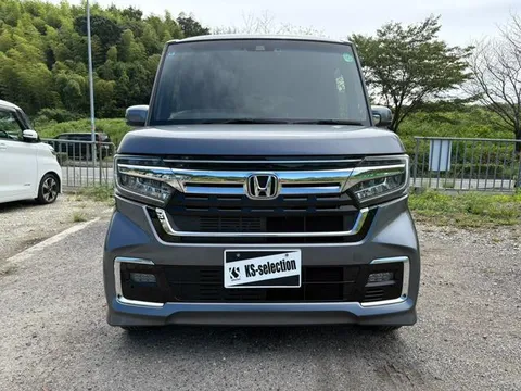 Honda N-BOX Custom