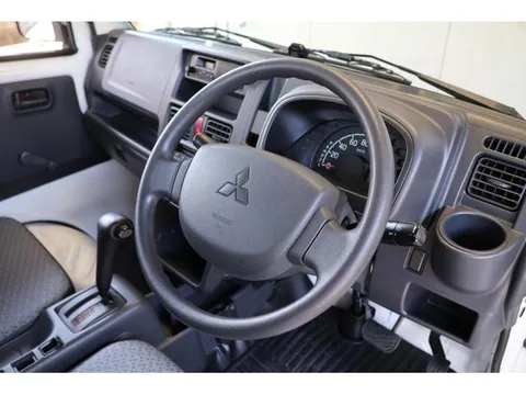 Mitsubishi Minicab Truck