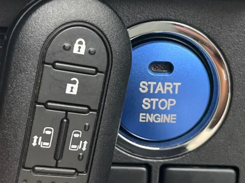 Toyota Pixis Mega