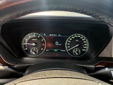 Genesis G90 (EQ900)